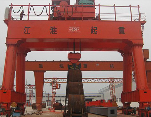 雄峰MG300-24m雙梁吊鉤門式起重機(jī)
